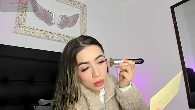 Petite_minette30 – webcam model profile photo Image 12