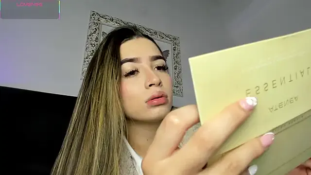 Petite_minette30 – webcam model profile photo Image 13