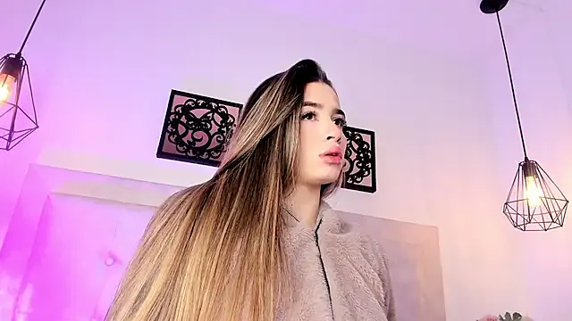 Petite_minette30 – webcam model profile photo Image 3