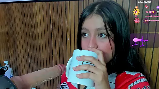lola_clit Image 6