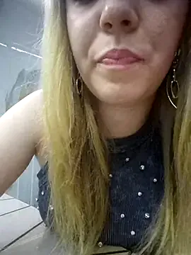 Gnawl – webcam model profile photo Image 8