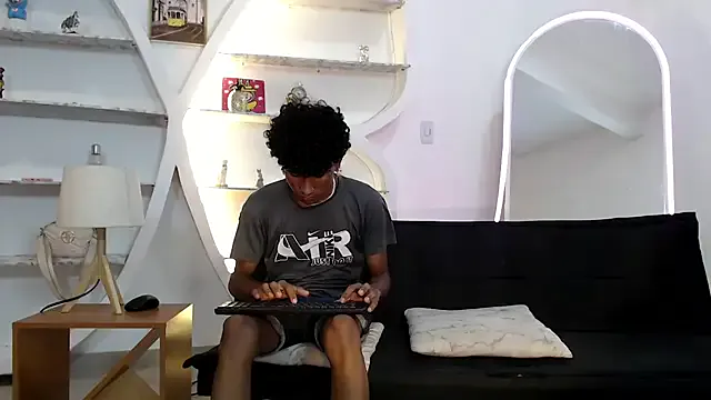 JadeHillss – webcam model profile photo Image 8