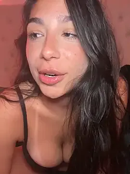 Cintyaleiner – webcam model profile photo Image 6