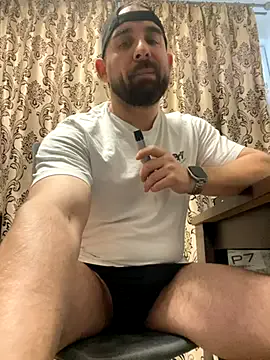 onlyforonenight – webcam model profile photo Image 4