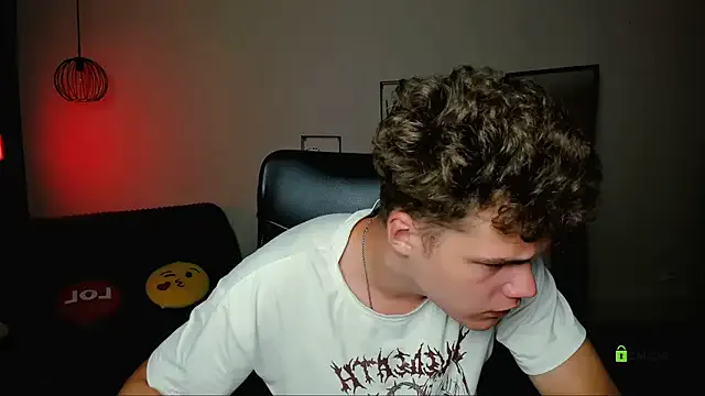 JadeHillss – webcam model profile photo Image 3