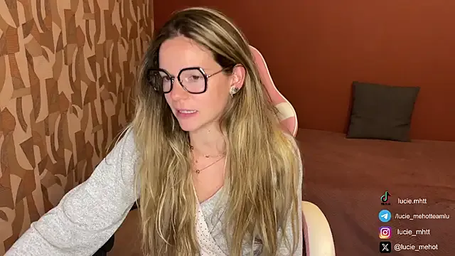 lucie_mehott Image 13