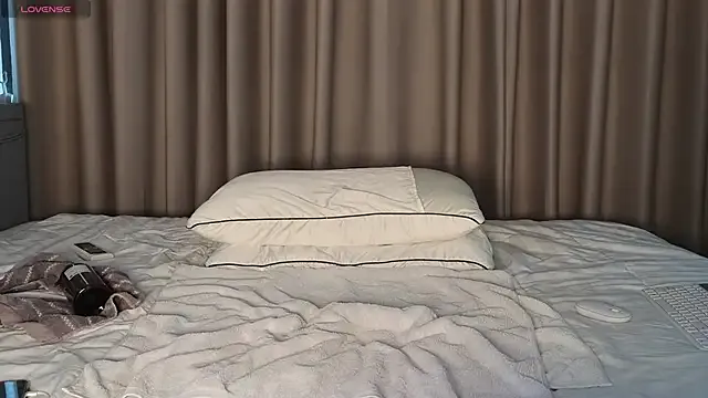 EmmaBrantt – webcam model profile photo Image 15