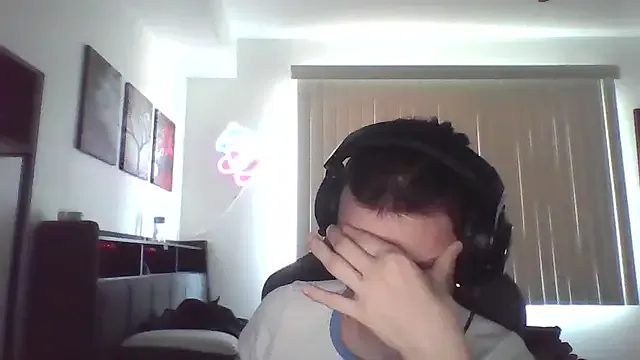 GiannaJohns – webcam model profile photo Image 3