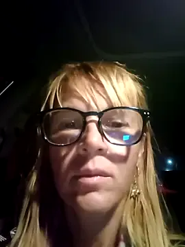 Yasmini – webcam model profile photo Image 2