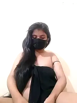 IORio2 – webcam model profile photo Image 3