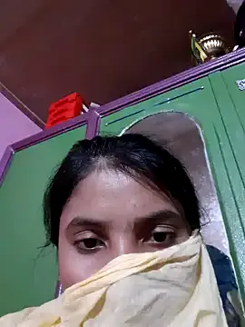 IORio2 – webcam model profile photo Image 5