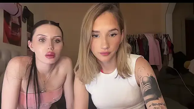 lustytwins Image 3