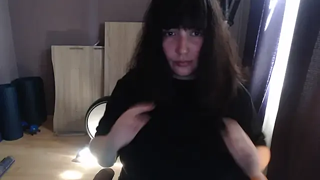 BustyRea – webcam model profile photo Image 3