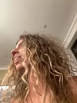 DoriDeluxe66 – webcam model profile photo Image 3