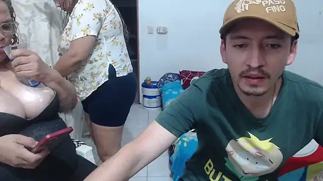 AliceeCarther – webcam model profile photo Image 18