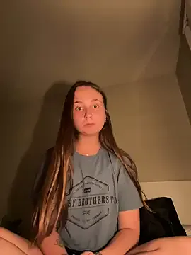 LuccyMilky – webcam model profile photo Image 2