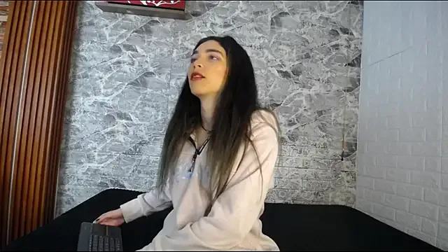 NaughtyBilo – webcam model profile photo Image 11