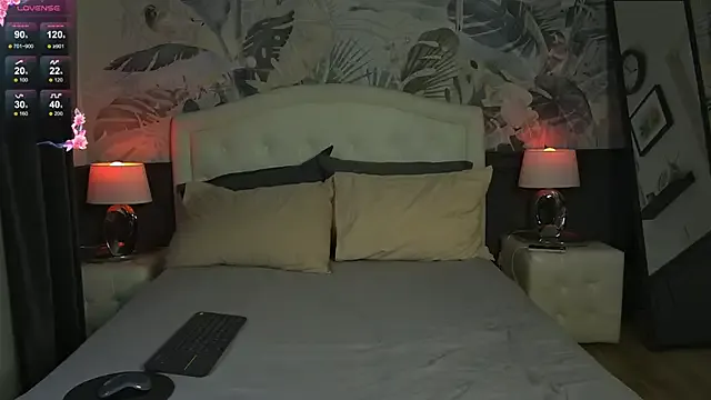 ZaraKnox – webcam model profile photo Image 7