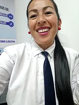 Yasmini – webcam model profile photo Image 10