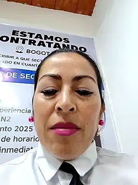 Yasmini – webcam model profile photo Image 14