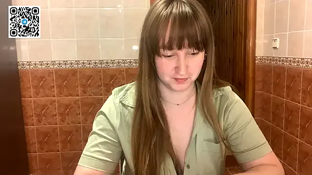 CreamyyLipss69 – webcam model profile photo Image 6