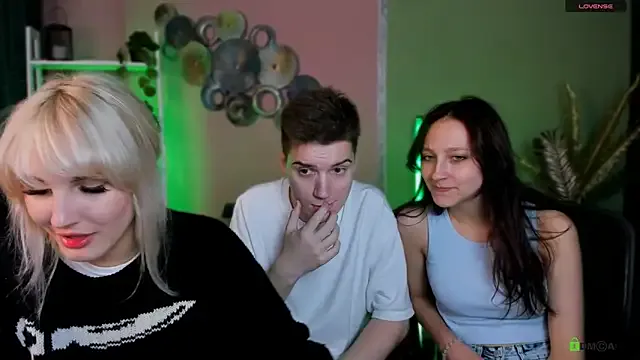 lovehollyann – webcam model profile photo Image 13