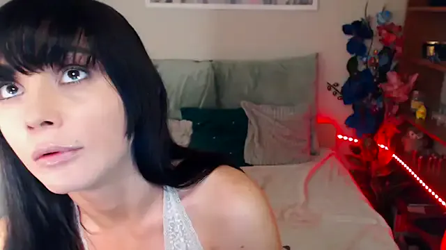 Bella1827 – webcam model profile photo Image 14