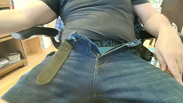 massive_cum Image 4
