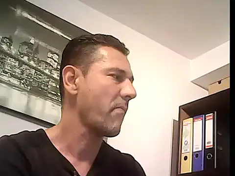 carlyswett19 – webcam model profile photo Image 2