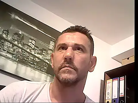 carlyswett19 – webcam model profile photo Image 3