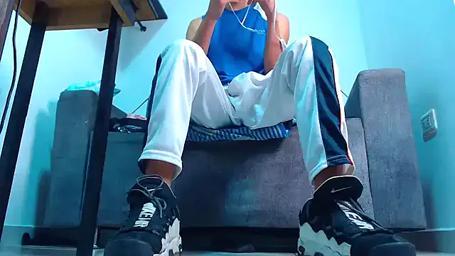 DessiCakes – webcam model profile photo Image 8