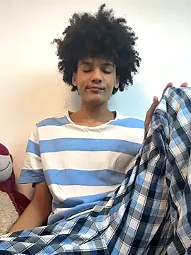 Noya – webcam model profile photo Image 11