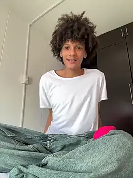 Noya – webcam model profile photo Image 17