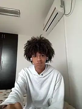 Noya – webcam model profile photo Image 18