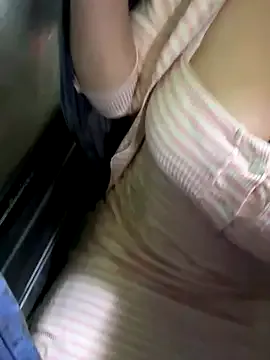 LedaBun – webcam model profile photo Image 9