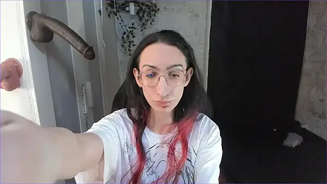 LilyBloom – webcam model profile photo Image 10