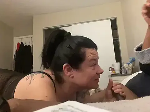 Suki19 – webcam model profile photo Image 2