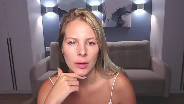 Inked_lorena – webcam model profile photo Image 15