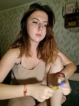 HelloAlice – webcam model profile photo Image 5