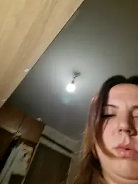 HelloAlice – webcam model profile photo Image 7