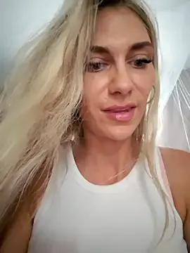 Psychobunny – webcam model profile photo Image 10