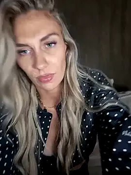 Psychobunny – webcam model profile photo Image 9