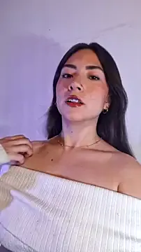 ZarahKox – webcam model profile photo Image 2