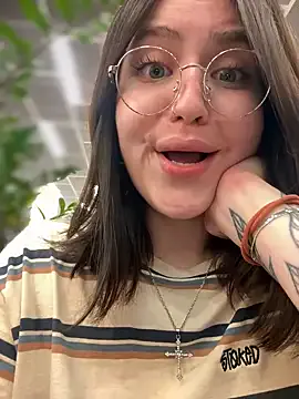 Gokujyo-Namanaka – webcam model profile photo Image 3