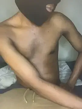 SaraVelour – webcam model profile photo Image 7