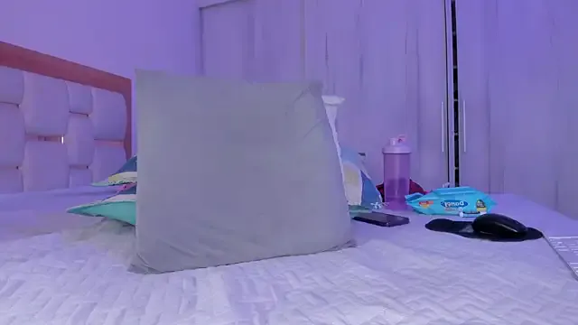 mia_hank Image 18