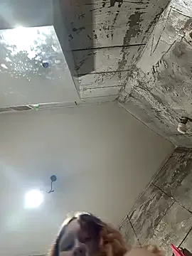 CarryOnJhonn – webcam model profile photo Image 7