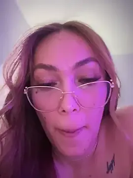 TaisK – webcam model profile photo Image 3