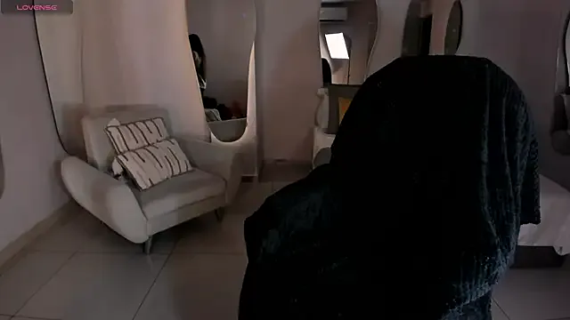 NinaParkerr – webcam model profile photo Image 12