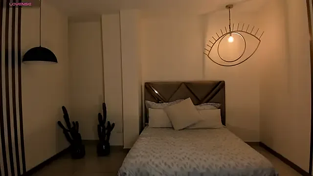 NinaParkerr – webcam model profile photo Image 9